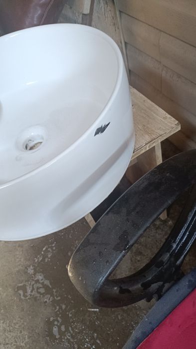 Раковина накладная