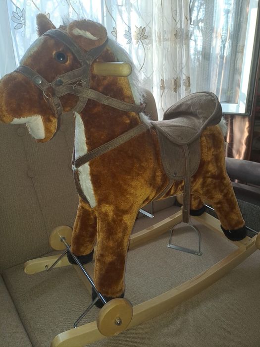 Лошадка-качалка для детей