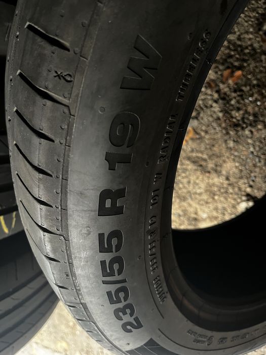 Комплект шин Continental – 235 / 55 / 19