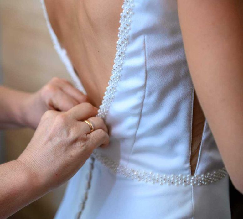 Елегантна булченска рокля