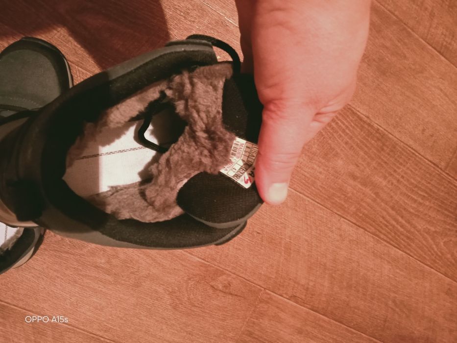 Продам зимние кроссовки 42 размер