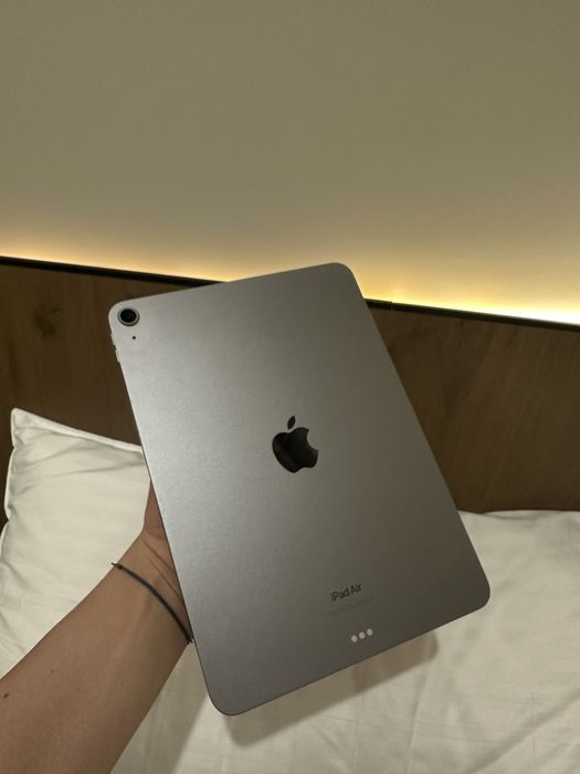 ПРОДАМ ipad air 11 M2