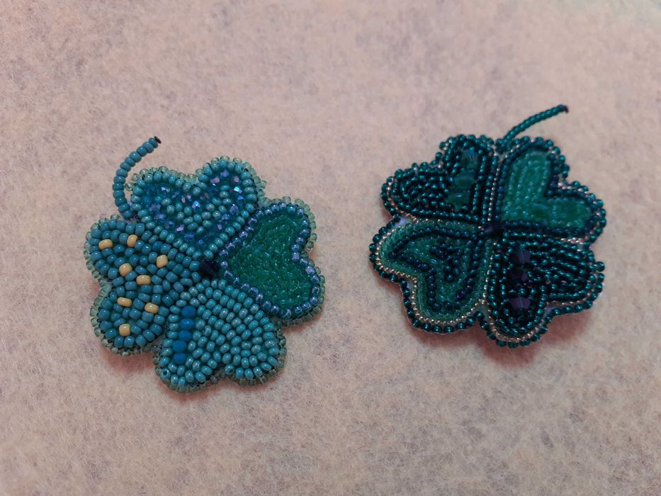 Брошки из бисера