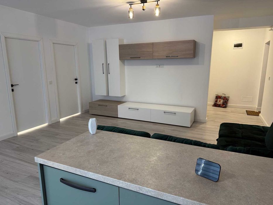 Inchiriez Apartament Modern 3 Camere Zona Bradet