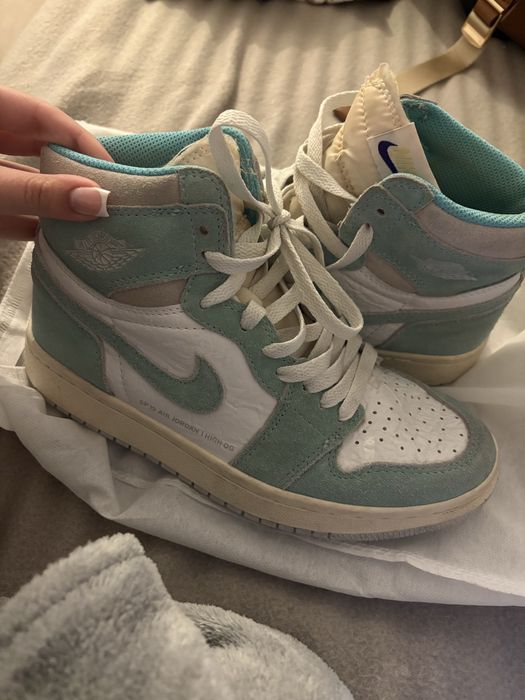 Adidasi Nike Jordan 1
