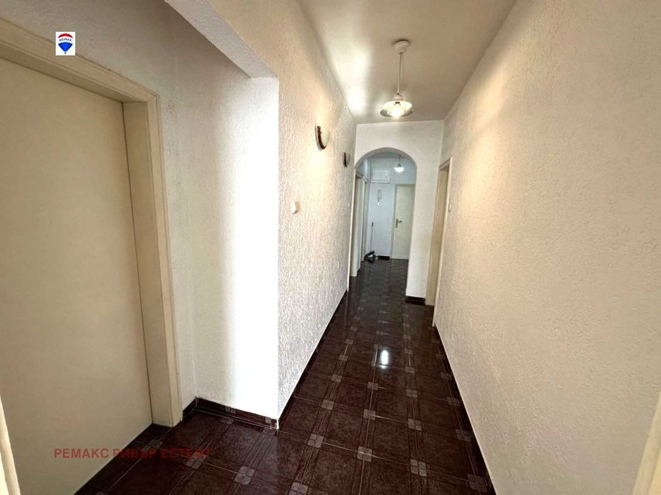 Продава се Тристаен апартамент в Русе, Хъшове - 89 кв.м за 757 €/кв.м - Снимка #5