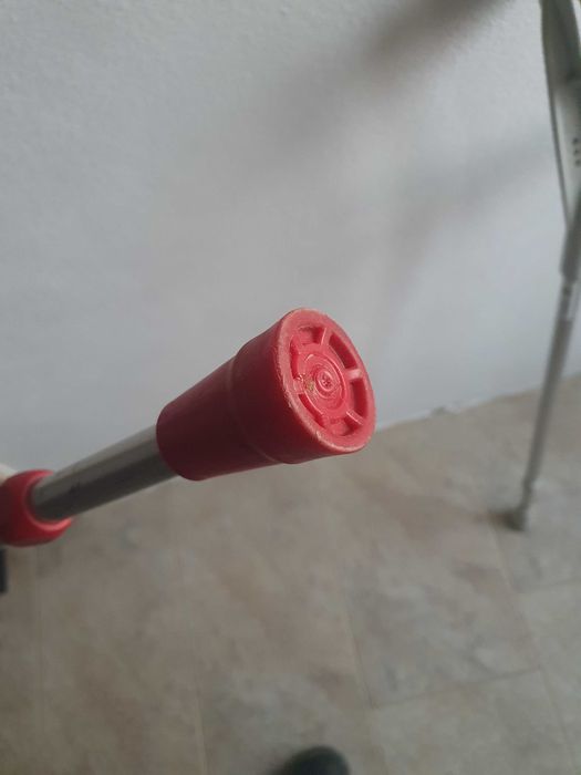 Vand carje ortopedice / medicale