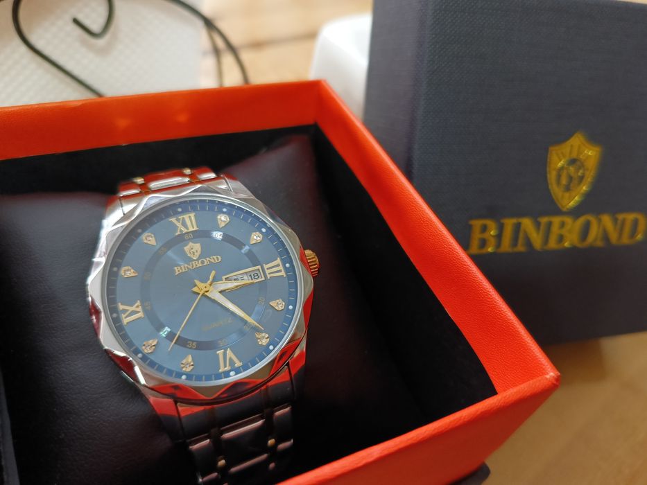 Продаются часы наручные