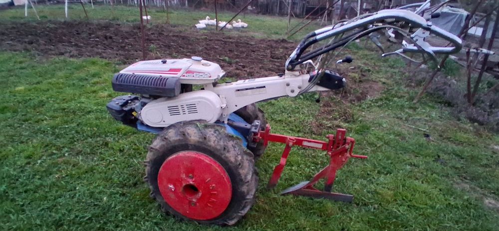 Motocultor  de gradina   Iseki