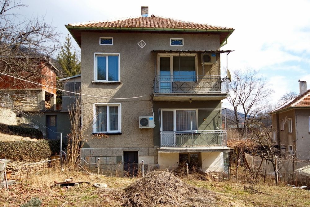 Продава къща до София!