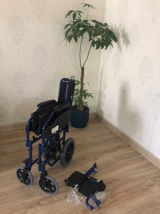 Коляска инвалидная (ширина 46 см)
