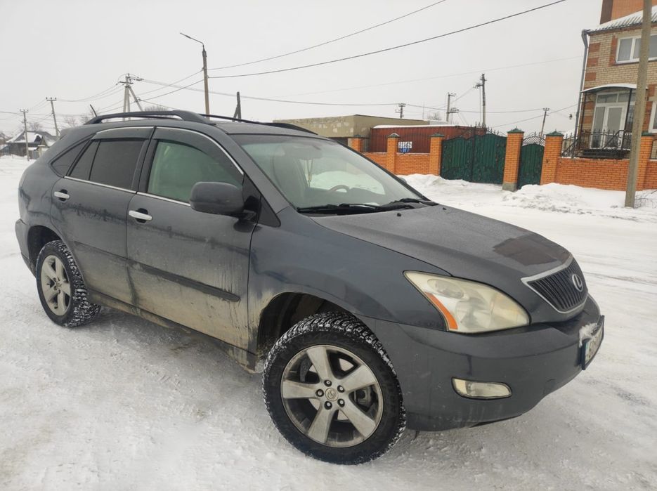 Автомобиль Лексус 330