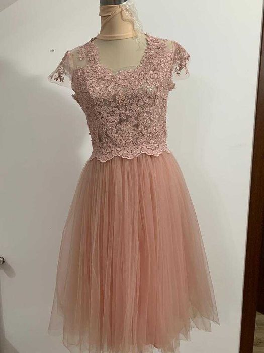 Vand rochie eleganta, super pret!