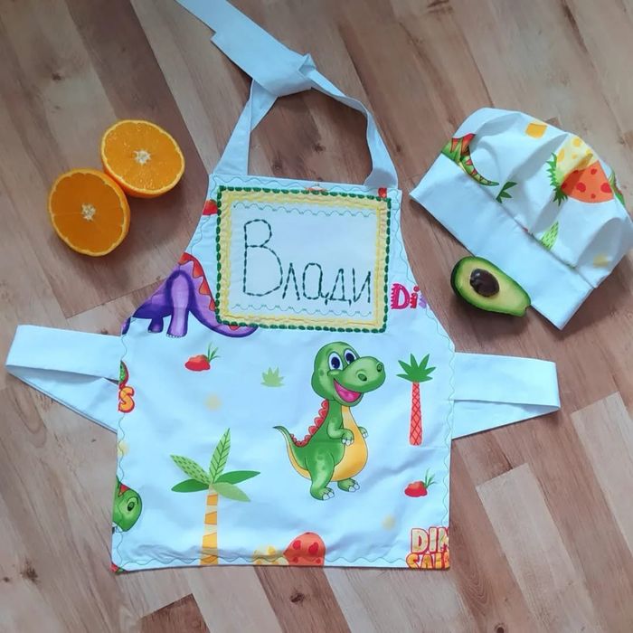 Детски комплект от престилка и шапка