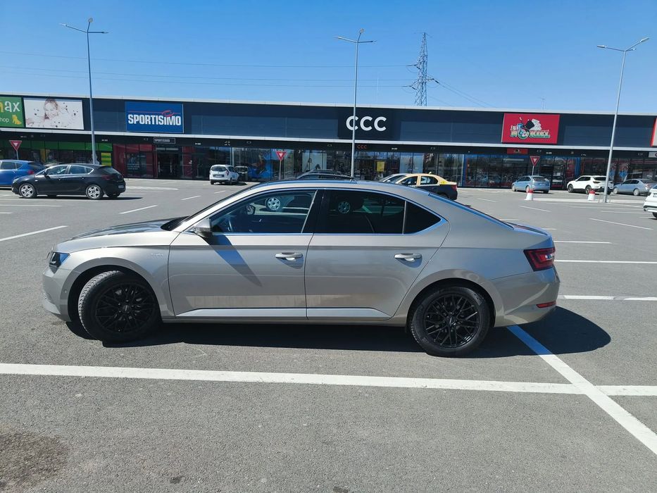 Skoda Superb Skoda Superb TDI DSG 4X4 Laurin & Klement