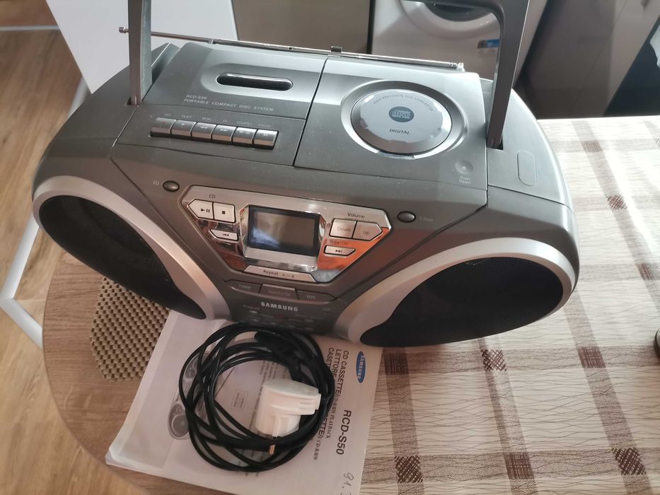 Радиокасетофон Samsung RCD-S50 (За ремонт на CD / За части)