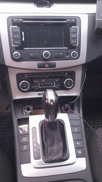 VOLKSWAGEN Passat 2011 — imagine 3