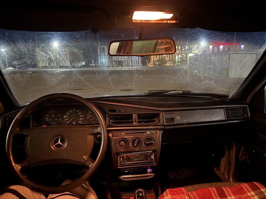 Мерседес 190E 2.0