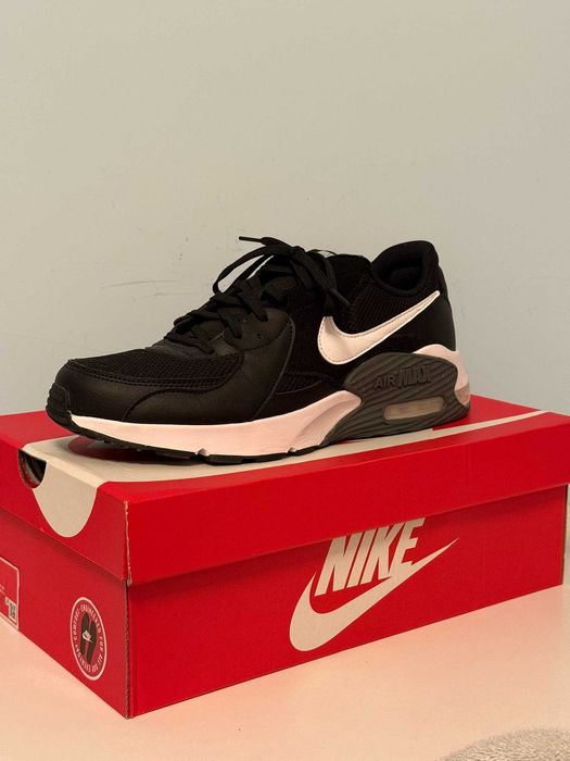 Нови маратонки Nike Air Max Excee CD4165 45.5 (45) - Черни с бяло