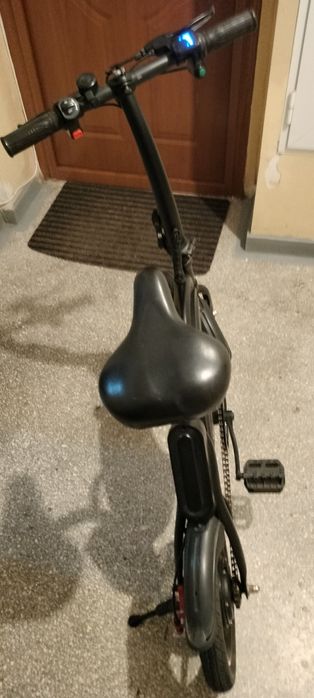 Vând bicicletă electrică