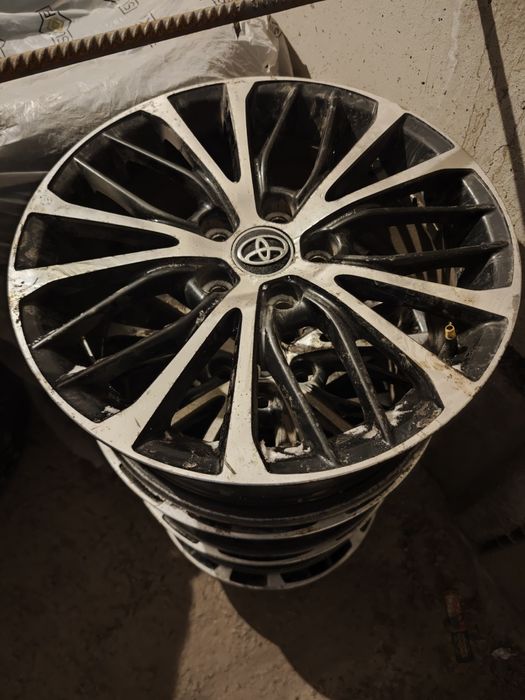 Продам колеса от Camry 70