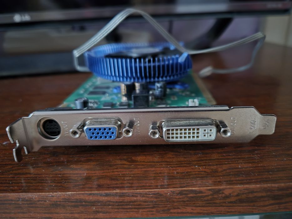 Видеокарта   Sapphire AMD Radeon HD 5450
