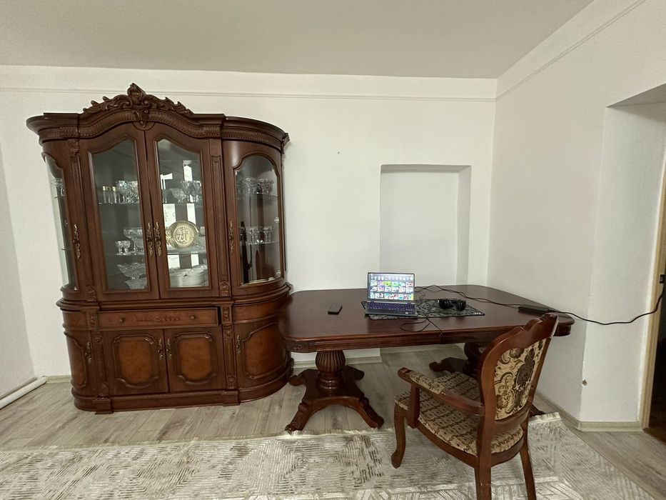 Стол со сервантом