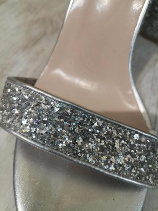 Сребристи токчета с брокат