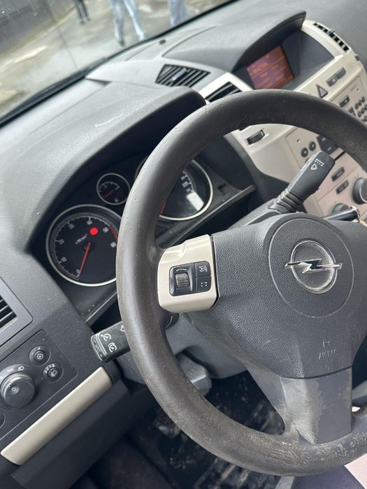 Vând Opel Zafira 1.9 diesel 150 cp 7 locuri an 2008 acte la zi