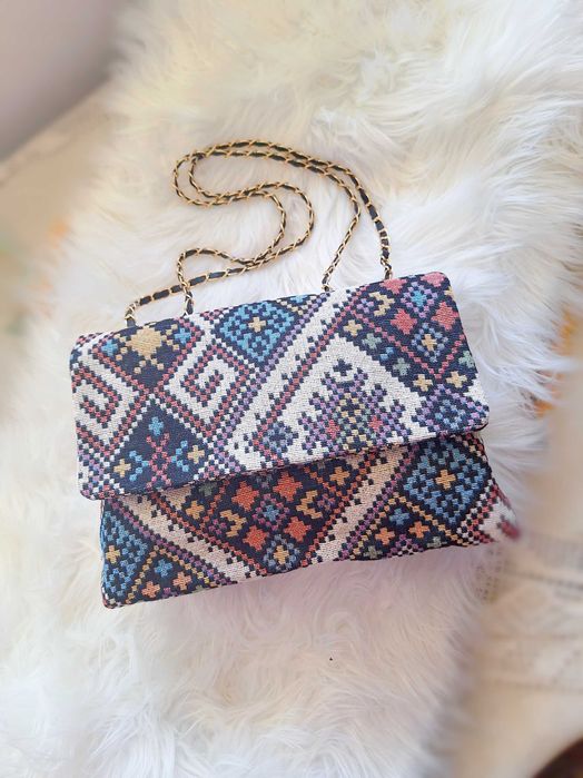 Бохо Текстилна чанта с цветна бродерия