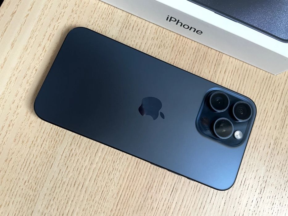 Vând iPhone 15 PRO MAX Blue Titanium  Baterie 100% 1TB