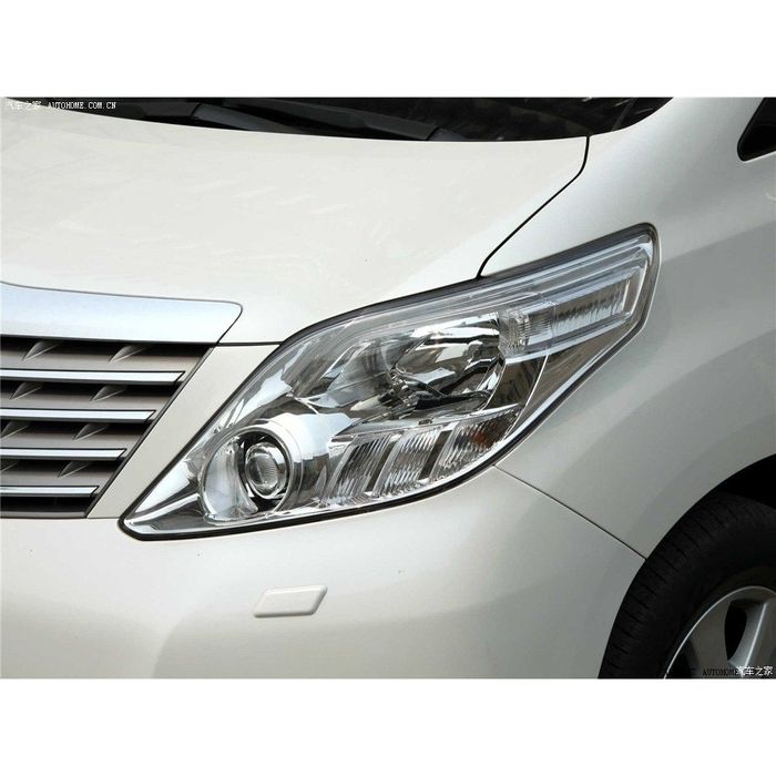 Стекла фар Tayota alphard 08-12г