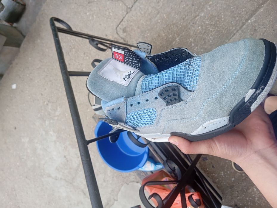 Jordan 4 university blue