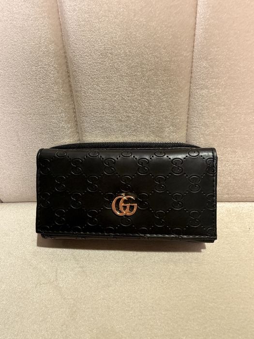 Portofel GUCCI-culoare neagră, mare