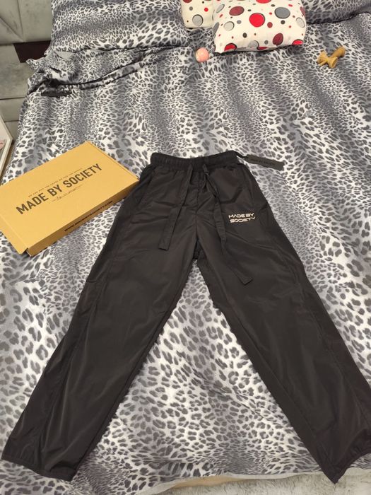 Pantalon Made by society NOI