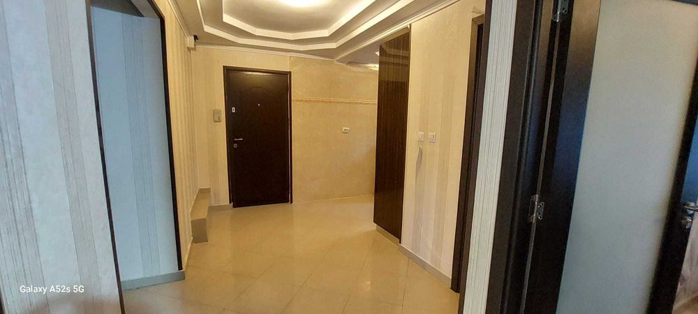 Apartament cu 3 camere, decomandat Racadau