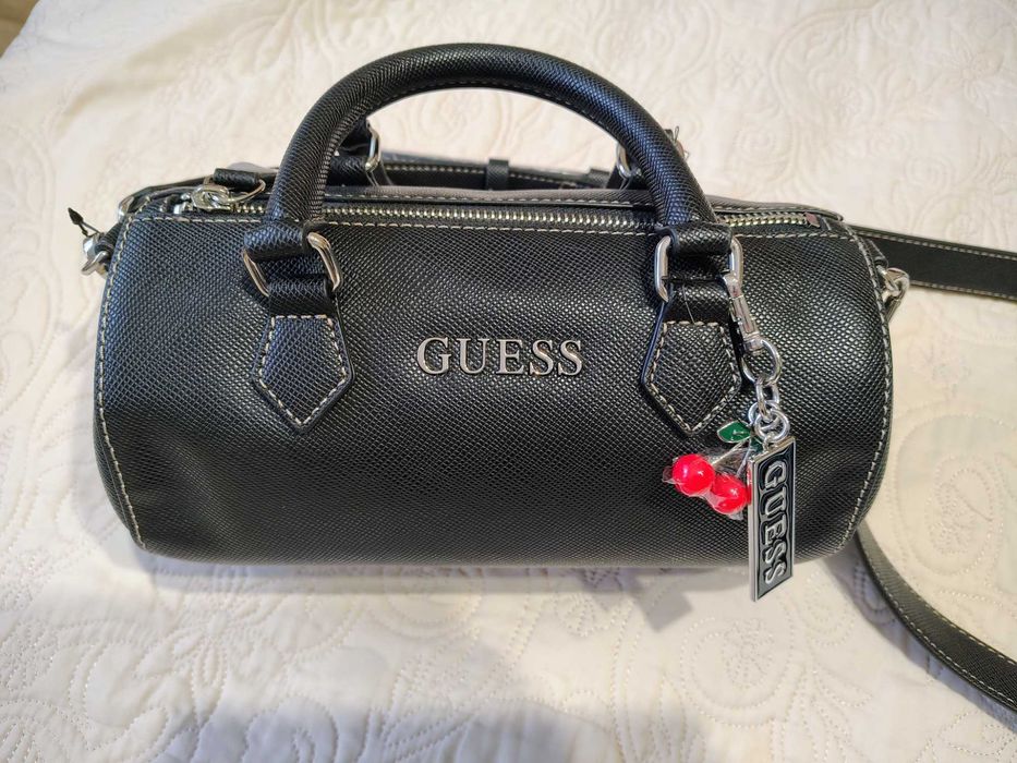 Дамска чанта Guess