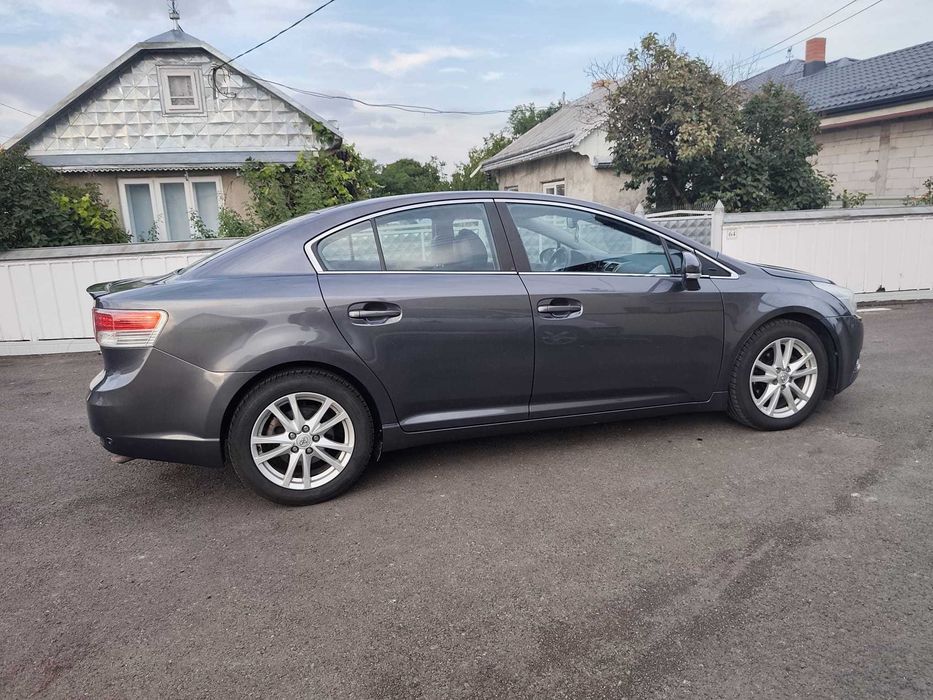Toyota Avensis T27
