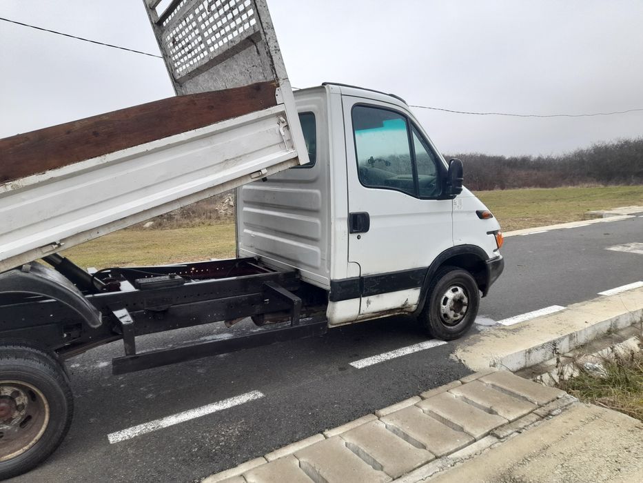 De vânzare iveco ani 2000