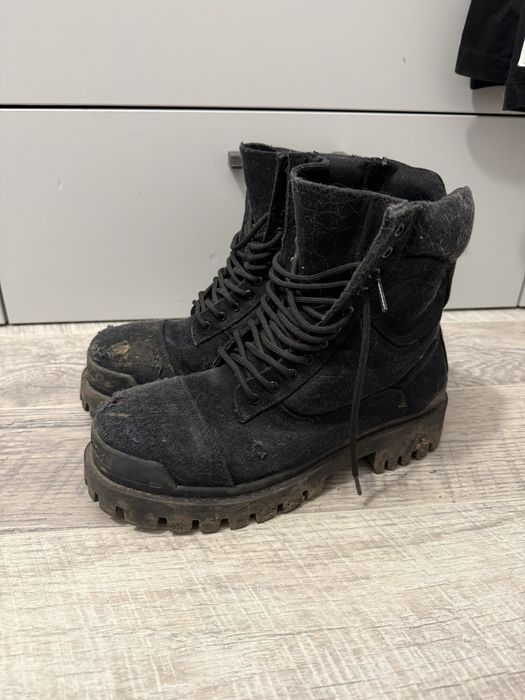 Balenciaga strike boots