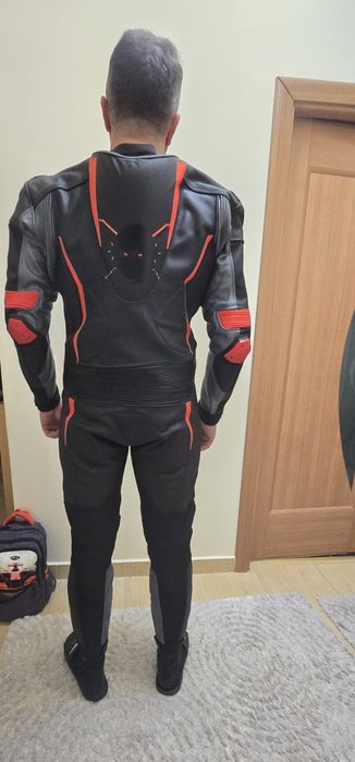 Costum moto din piele