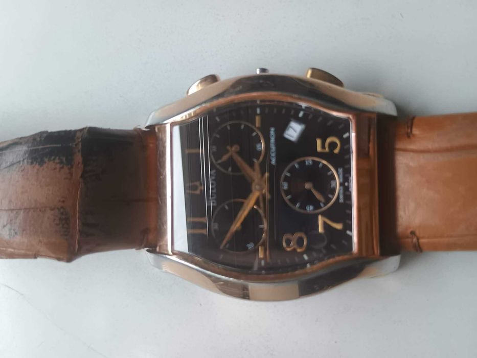 продавам часовник Bulova  - с розово златно покритие