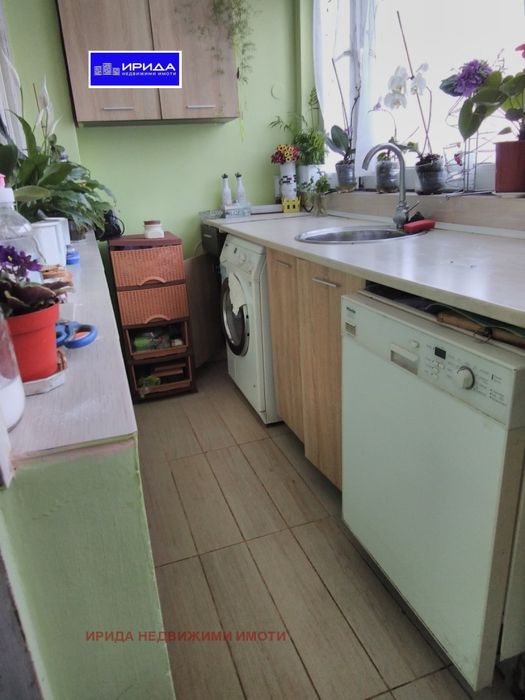 Къща в гр. Нови Искър