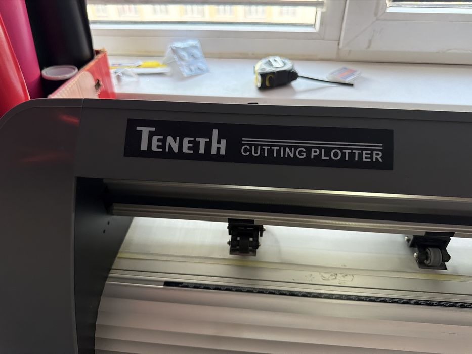 Мошный Плоттер Teneth TH1300A