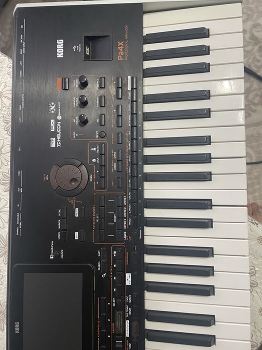 Korg pa 4x s malko zabelejki