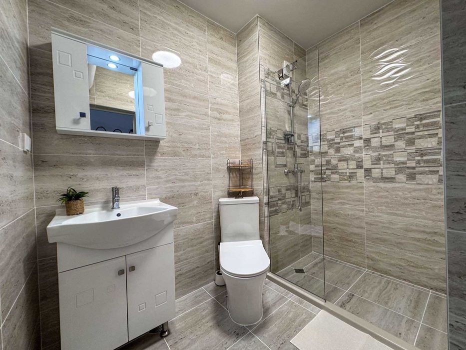 Дава се под наем Двустаен апартамент в Бургас, Възраждане - 80 кв.м за 612 € - Снимка #9