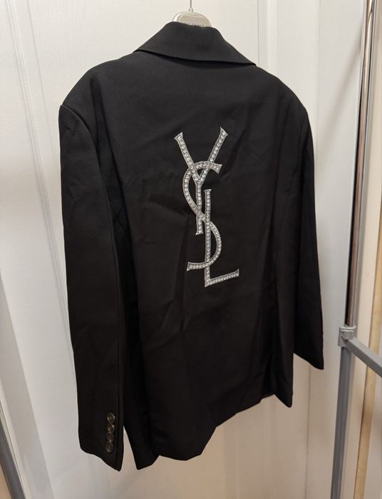 Дамско Сако……………