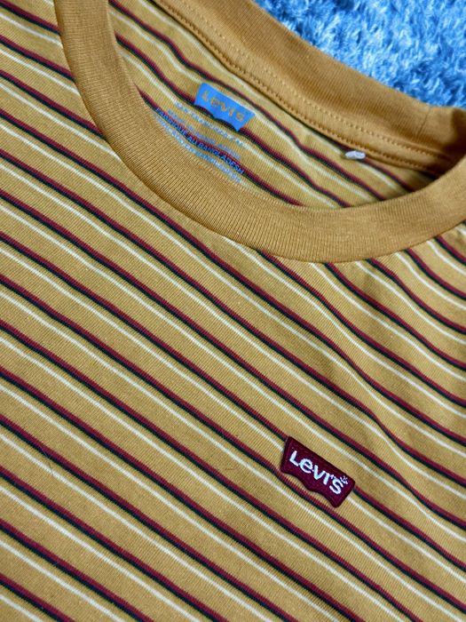 Vand tricou LEVIS marime XS ca nou