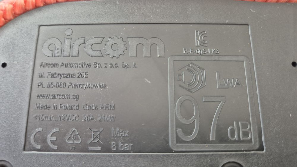 Компресор за гуми НОВ Оригинален  и мощен 240w