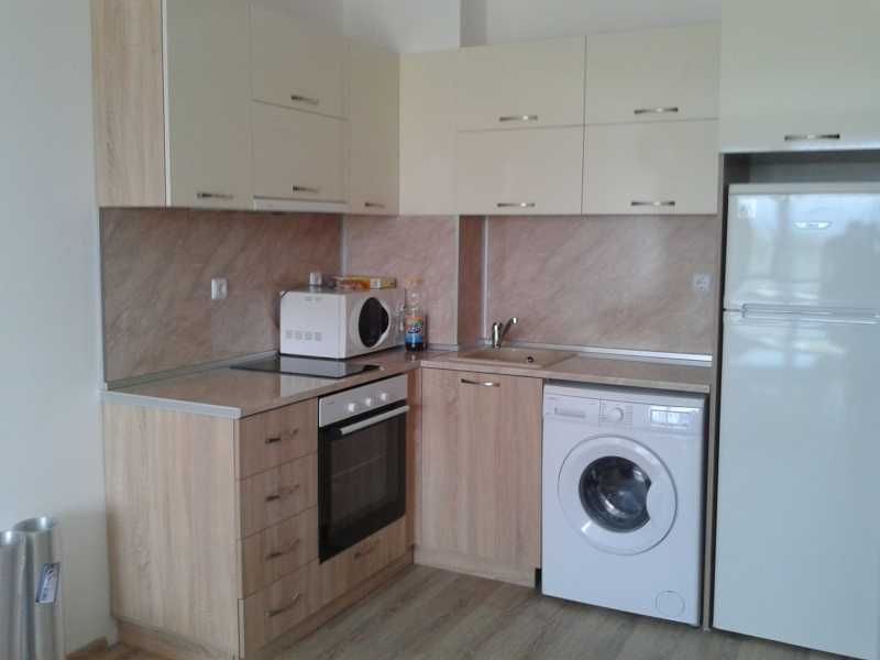 Дава се под наем Двустаен апартамент в Пловдив, Тракия - 65 кв.м за 255 € - Снимка #2